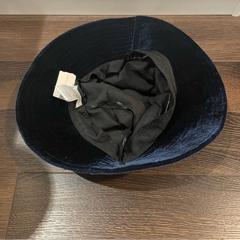 Anthropologie Velvet Bucket Hat in Navy/Marin OS - Picture 8 of 13